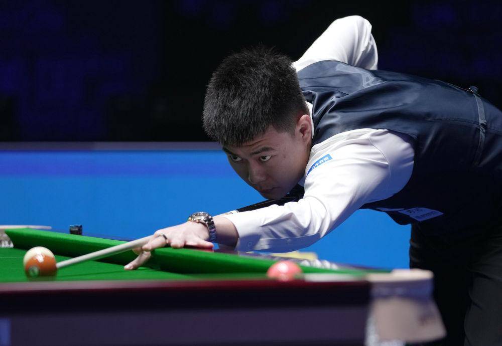 曼城主场必 曼城主场必